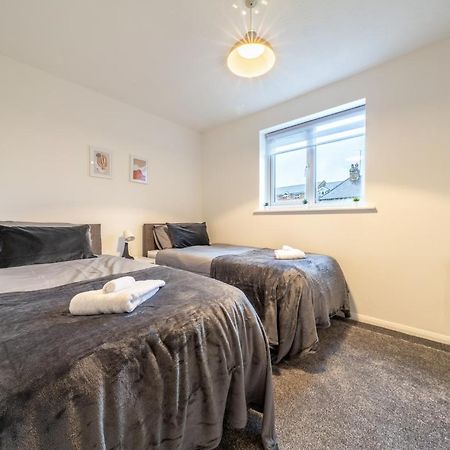 بيشوبْسْ ستورتفورد Luxury 2 Bed Apartment Stansted Airport Bishops Stortford المظهر الخارجي الصورة