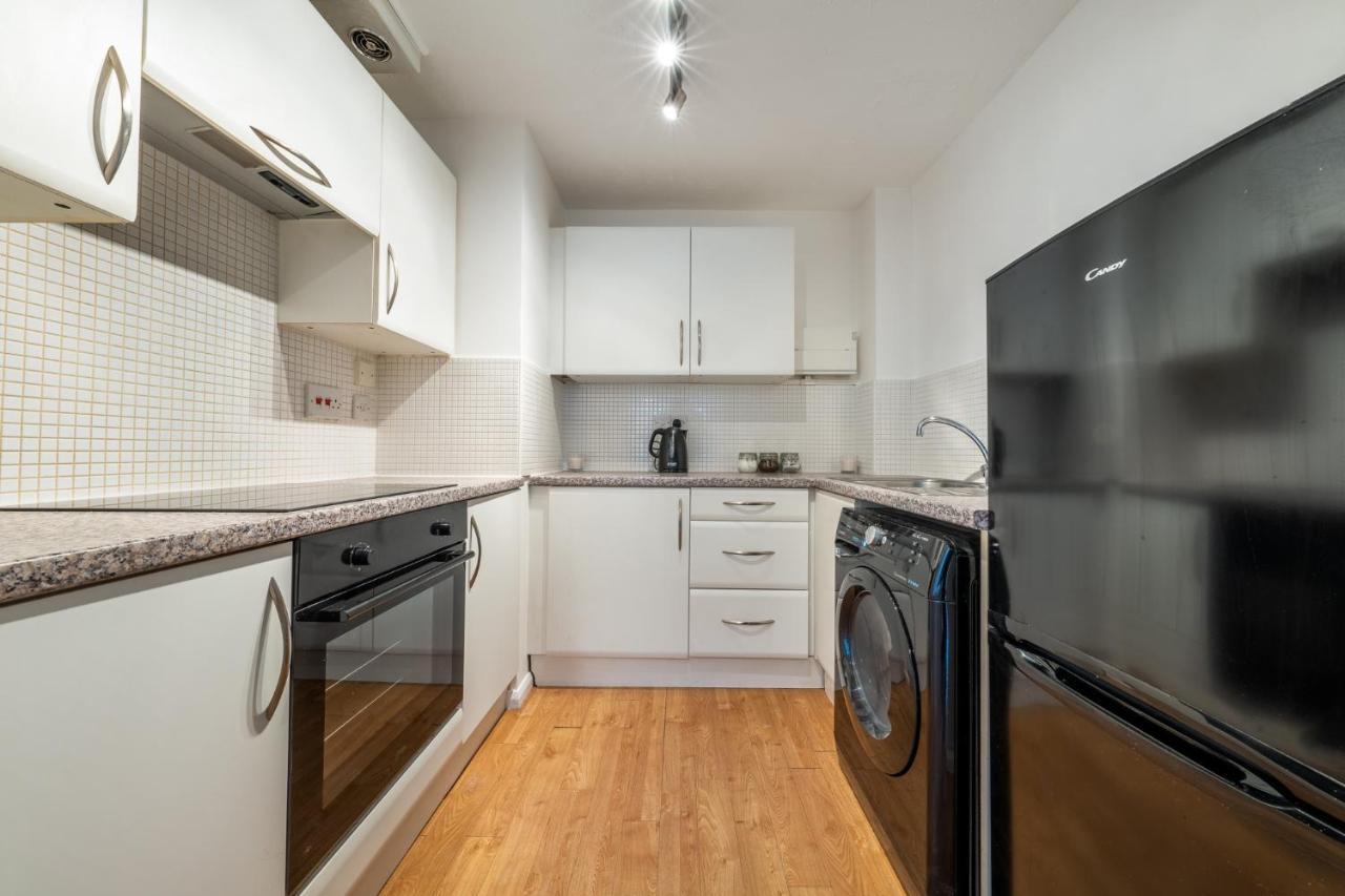 بيشوبْسْ ستورتفورد Luxury 2 Bed Apartment Stansted Airport Bishops Stortford المظهر الخارجي الصورة
