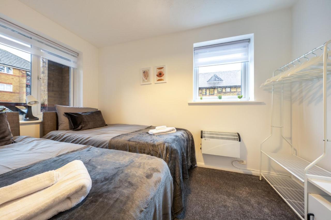 بيشوبْسْ ستورتفورد Luxury 2 Bed Apartment Stansted Airport Bishops Stortford المظهر الخارجي الصورة