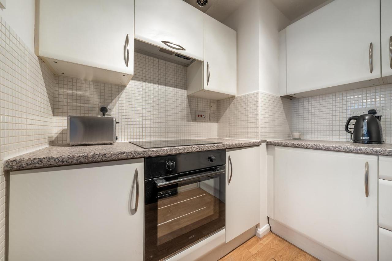 بيشوبْسْ ستورتفورد Luxury 2 Bed Apartment Stansted Airport Bishops Stortford المظهر الخارجي الصورة